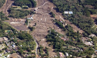 Googleマップが土砂災害後の伊豆大島の航空写真を公開