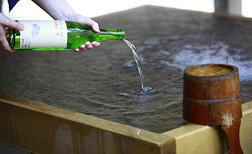 日本酒風呂がにわかにブーム 日本酒の驚くべき美容効果とは ライフスタイル 日本酒 Japaaan