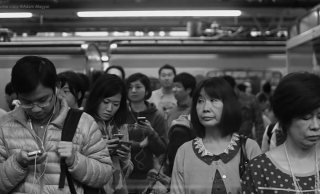 [動画] 新宿駅のホームをハイスピード撮影した作品が美しいと話題に