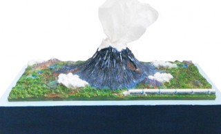 花粉症なら世界遺産で鼻をかめ！「富士山ティッシュケース」