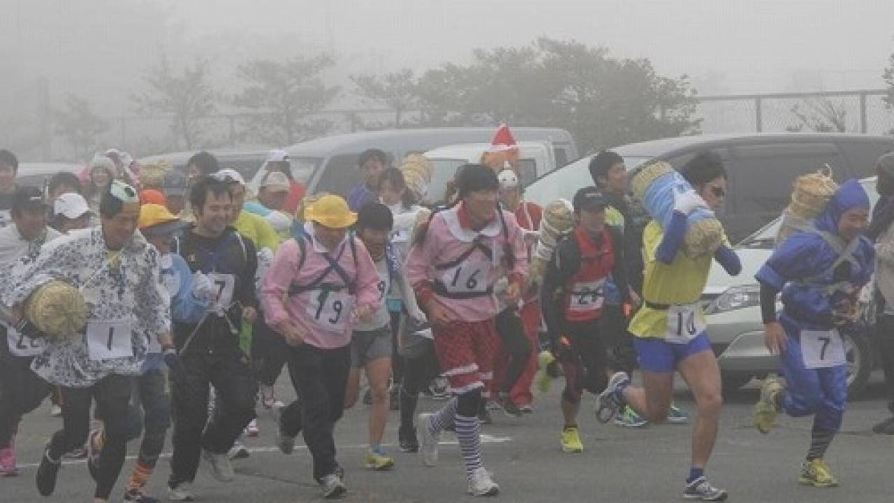 優勝賞品米1年分！飯島町「米俵マラソン」は意外と過酷？