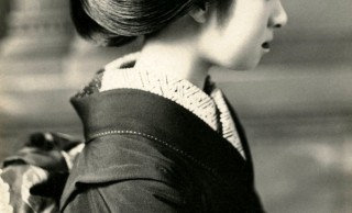 1920年、大正時代の舞妓さん。日本髪と容姿の美しさたるや・・・。