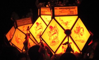 「天皇の輿丁」が数百年にわたり受け継ぐ祭。京都・八瀬の赦免地踊り