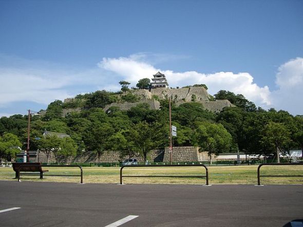 640px-Marugame_Castle01