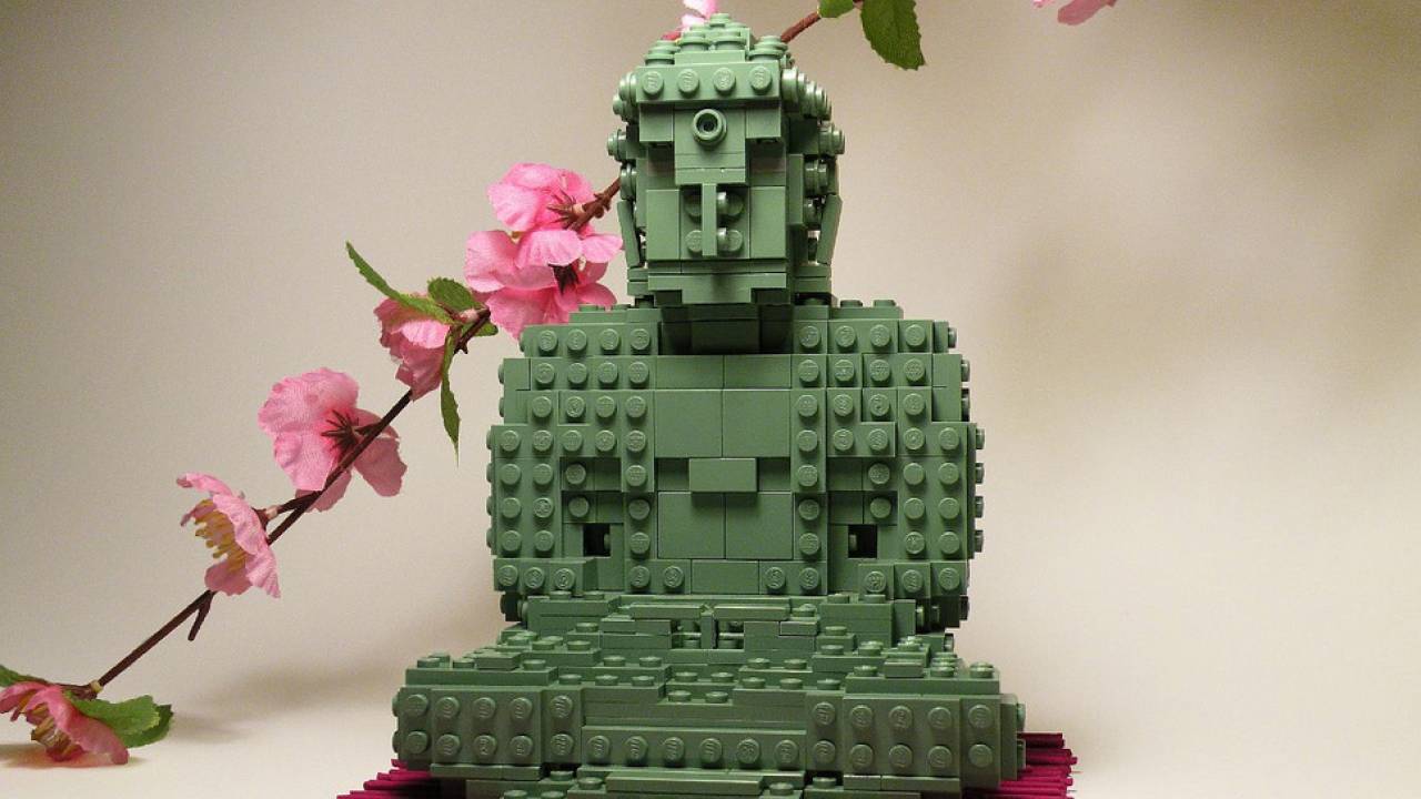 レゴブロックで作り上げた「鎌倉の大仏」の完成度バツグンで拝みたくなる！