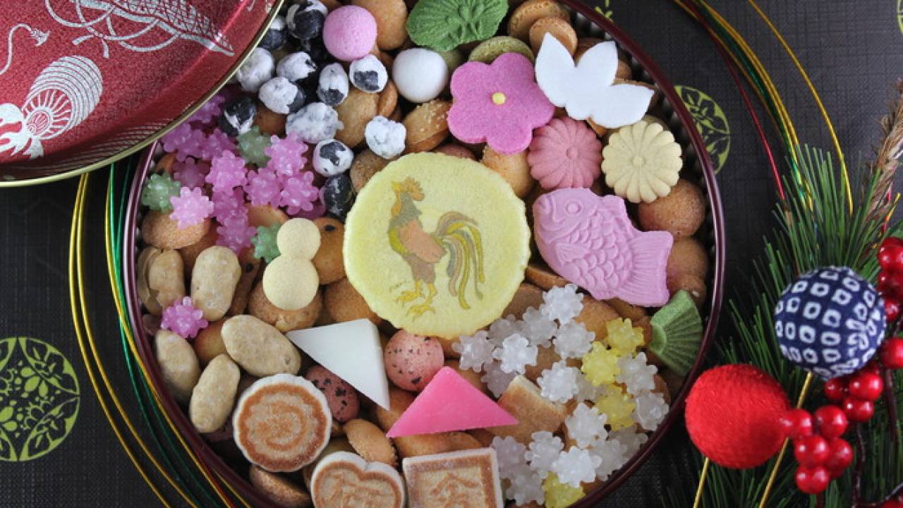 まるでアートな宝箱！人気和菓子・冨貴寄の季節限定「開運干支缶」が美しい
