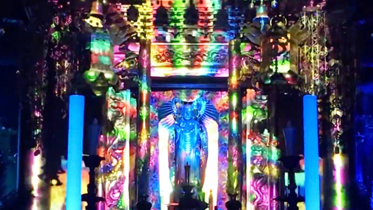 超スーパー極楽浄土だこれ！テクノに合わせてお仏壇が光に包まれる「テクノ法要」がヤバい！