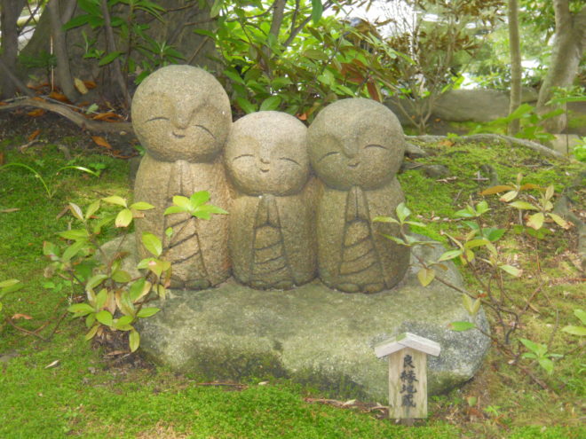 全部見つけられた 鎌倉 長谷寺の可愛らしいお地蔵さま 良縁地蔵 探し 神奈川県 観光 地域 Japaaan