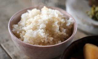 お米を一日に4合も？宮沢賢治の名詩「雨ニモ負ケズ」に描かれた近代日本の米食文化