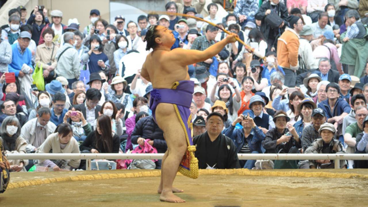 知らなかった 相撲の取組み後に行われる弓取式は どんな力士がどうやって選ばれるの 歴史 文化 Japaaan