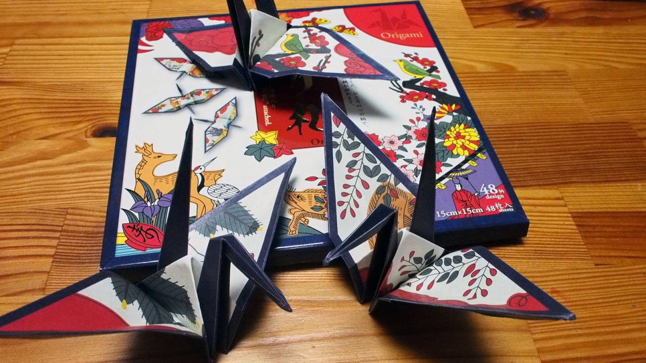 折った時の達成感たらない！花札の絵柄をそのまま折り鶴のデザインにした「折り札」を折ってみた