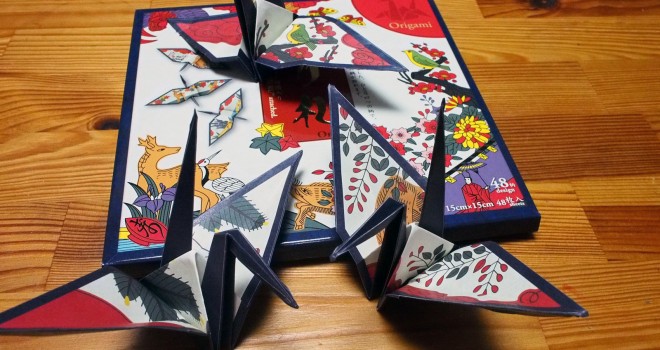 折った時の達成感たらない 花札の絵柄をそのまま折り鶴のデザインにした 折り札 を折ってみた 雑貨 インテリア Japaaan