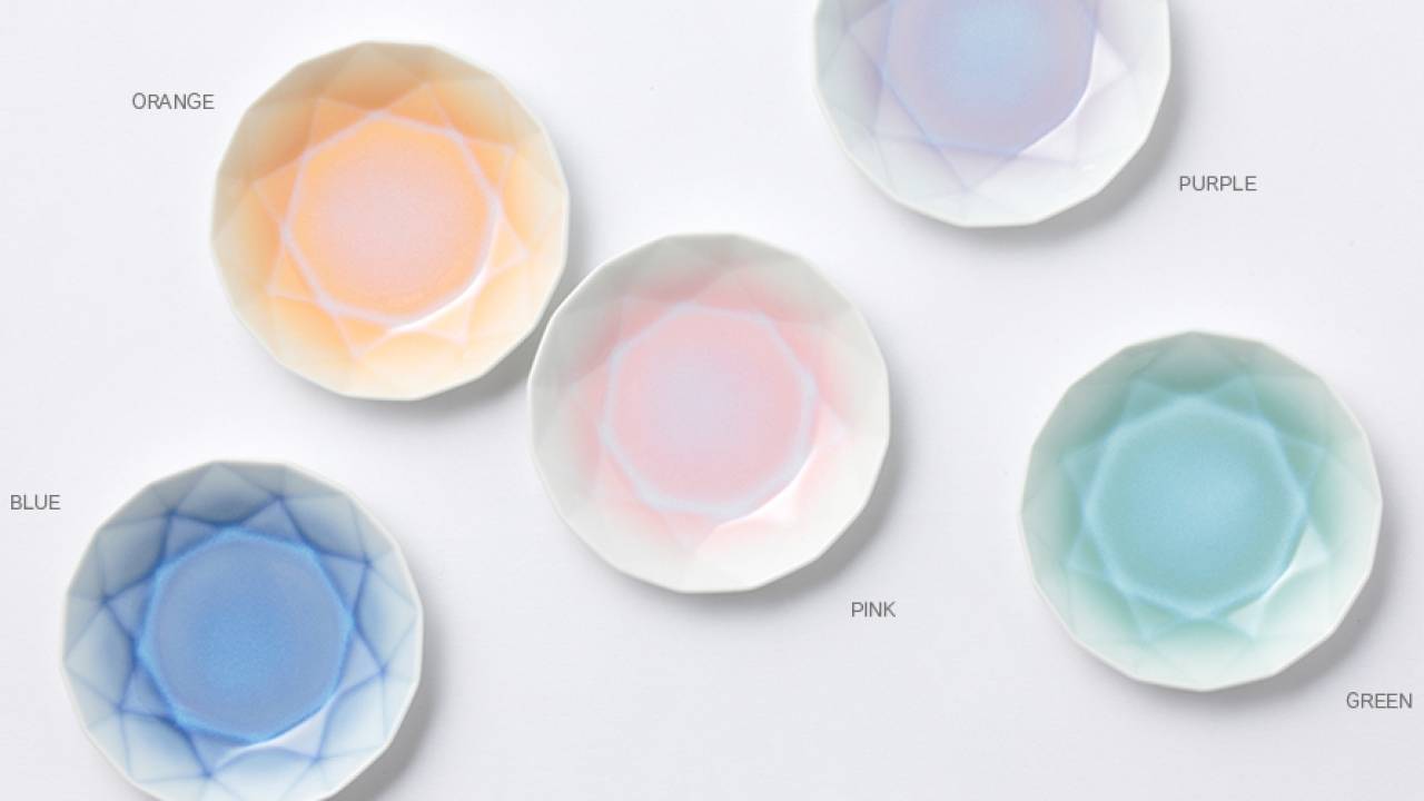 透明感のある優しい彩りがステキな有田焼の豆皿「Arita Jewel」