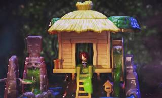 ヌメヌメじゃないか（笑）ゲゲゲの鬼太郎の家をスライムでヌルヌルにするというマニアックすぎる玩具が発売！