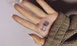 焼肉？人気歌手のアリアナ・グランデさん、なぜか手のひらに「七輪」というタトゥーを入れるの巻