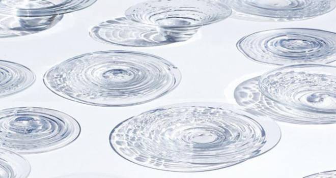 水ゆらぐ 大阪の吹きガラス職人さんによる水の波紋のガラス皿 Minaniwa が美しい 雑貨 インテリア Japaaan