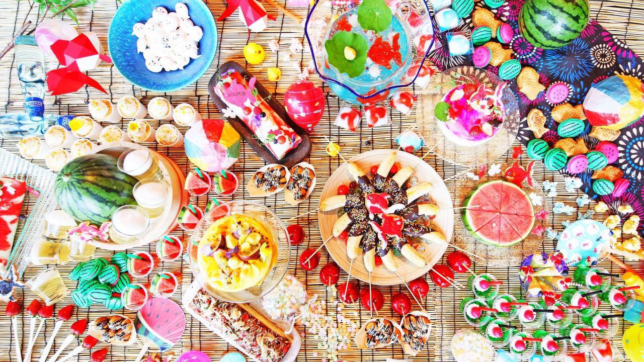 これは期待大！日本の夏祭りをイメージした華やかスイーツが並ぶブッフェ「おとななつまつり」