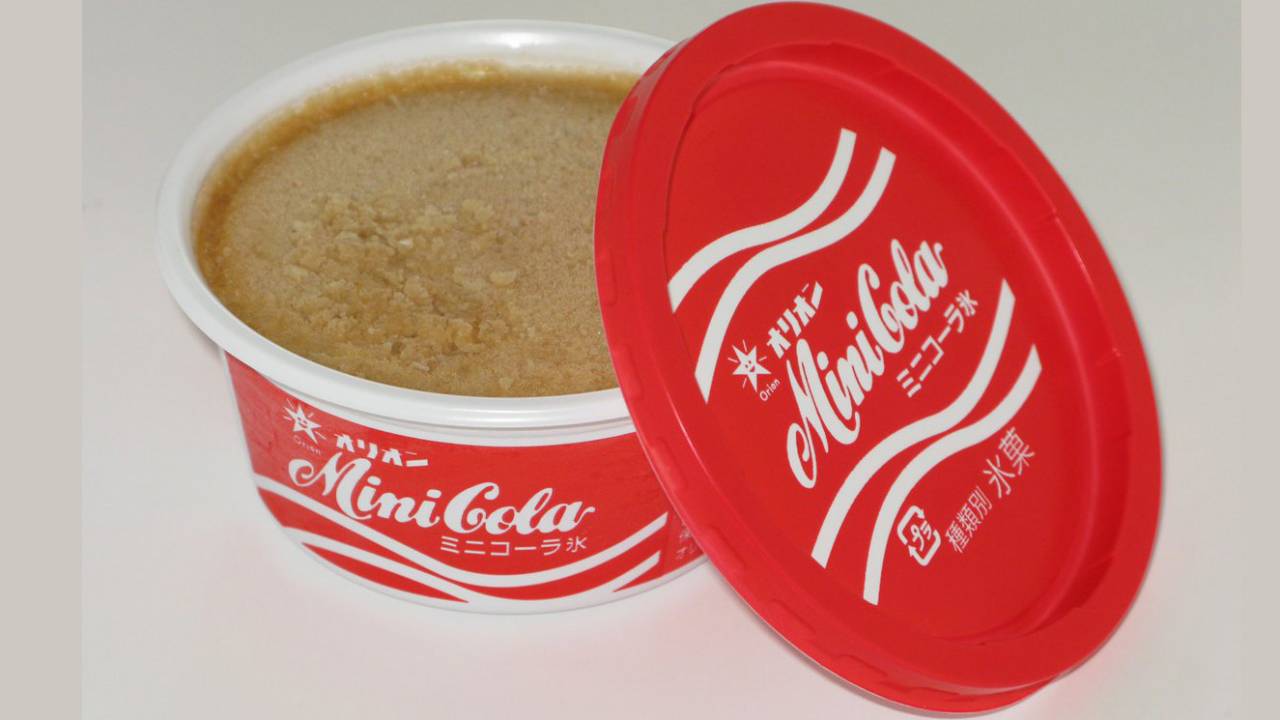 懐かしの駄菓子・ミニコーラがなんとかき氷になった！「ミニコーラ氷」新発売