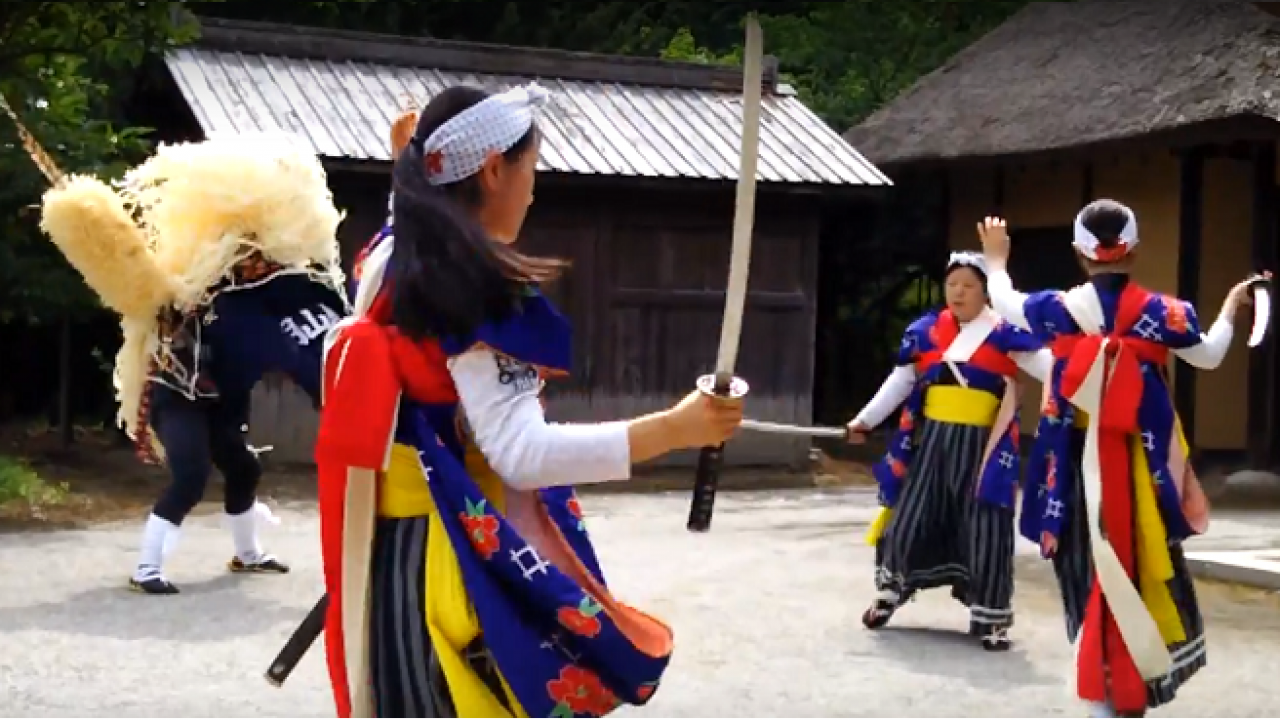勇壮なパフォーマンスに感激！岩手県の伝統芸能「しし踊り」に『遠野物語』の世界を堪能