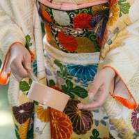 着物の「袖」は日本人にとって相手への気持ちを示す大切な場所だった