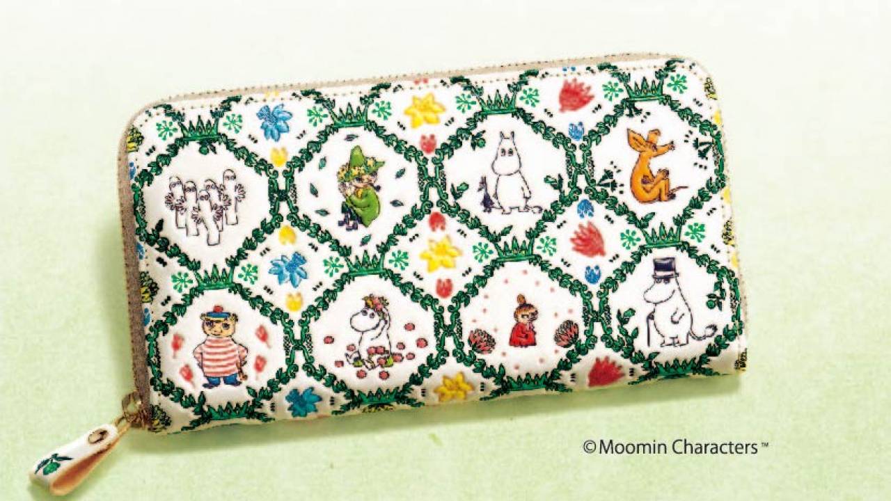 ムーミンに登場する16ものキャラクターがあしらわれた浅草文庫の長財布