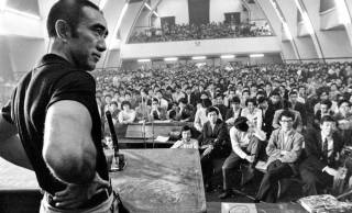 1969年5月の伝説の討論会を高精細映像で「三島由紀夫vs東大全共闘」の予告編が解禁！