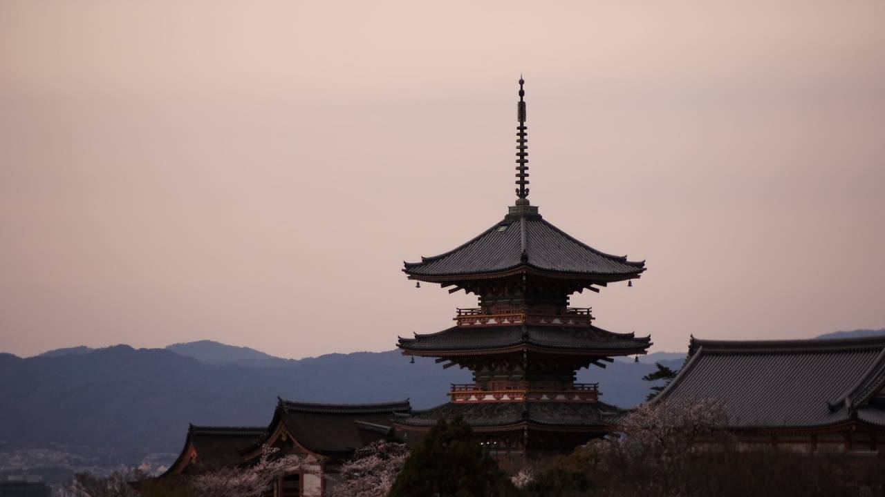 京都はなぜ左京区が右側、右京区が左側なの？それは「天子南面す」という考えに基づく