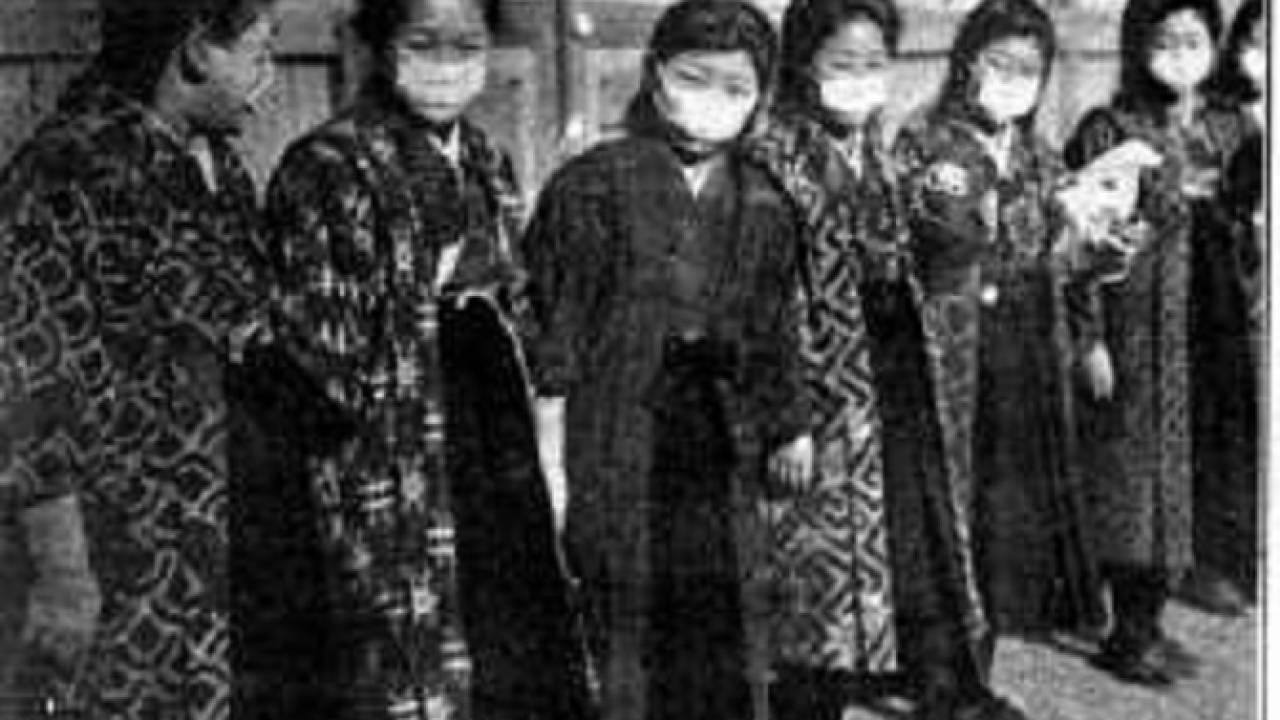 日本でマスクが一般化したのは大正時代。工場用マスクから時代を経て形を変えていったマスクの歴史