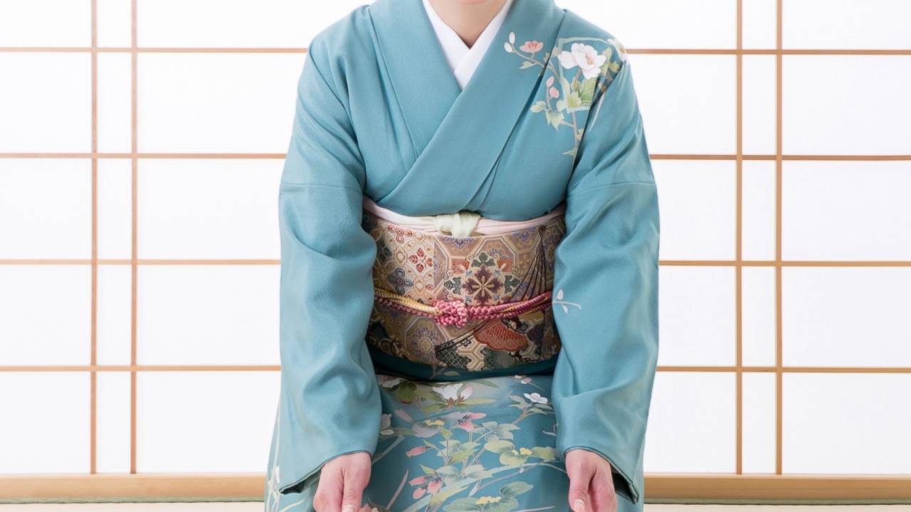 着物も障子もお雛様も。日本の伝統では右より左が格上の「左方優先」である理由