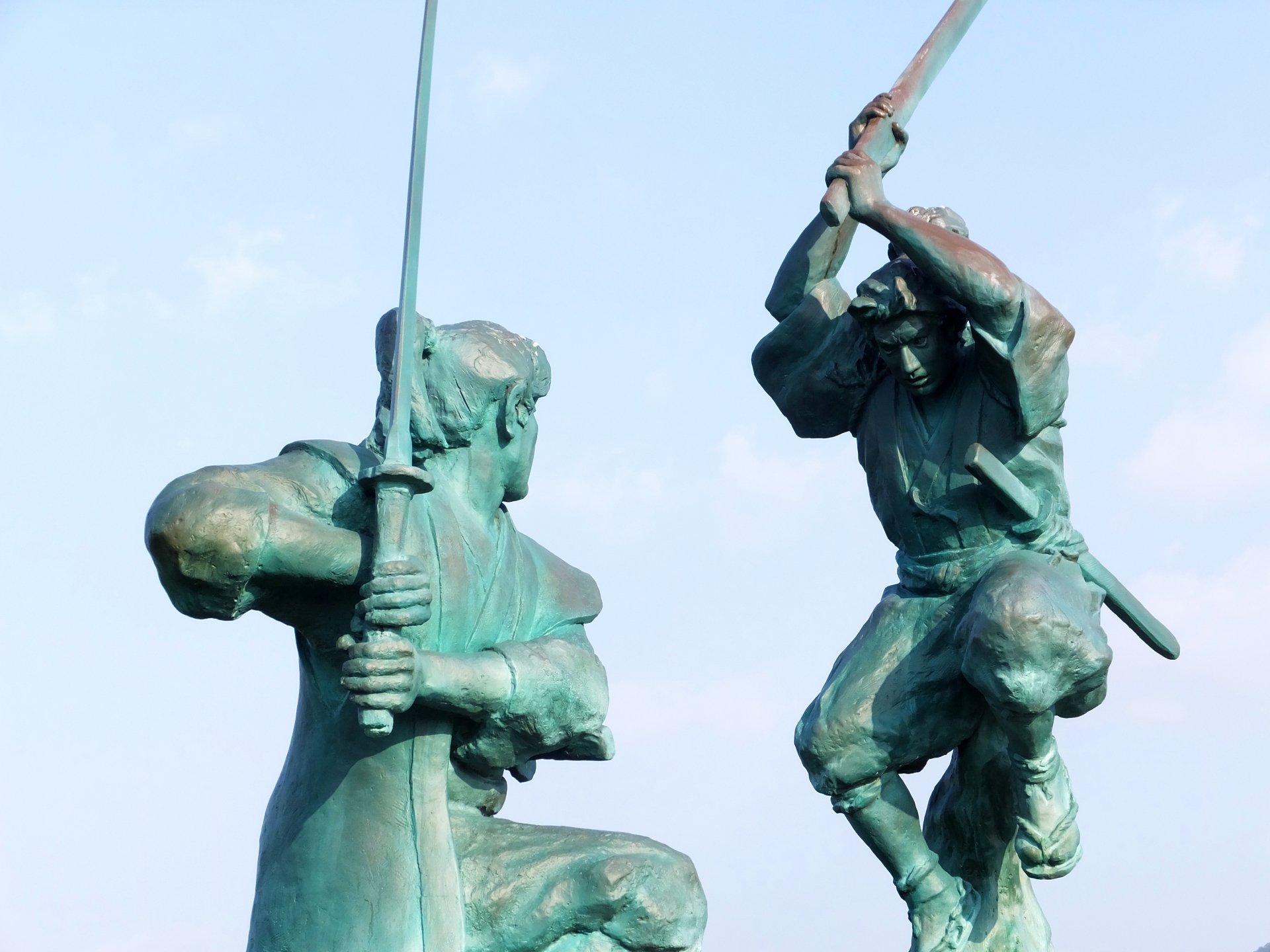 宮本武蔵と佐々木小次郎の銅像