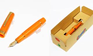 浜松の名産品「三ケ日みかん」がモチーフの万年筆が発売！みかん箱みたいなパッケージ可愛い♡