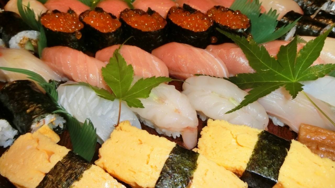 「寿司」と「鮨」の違いは？さらに「鮓」まである！？その語源と由来をさぐる