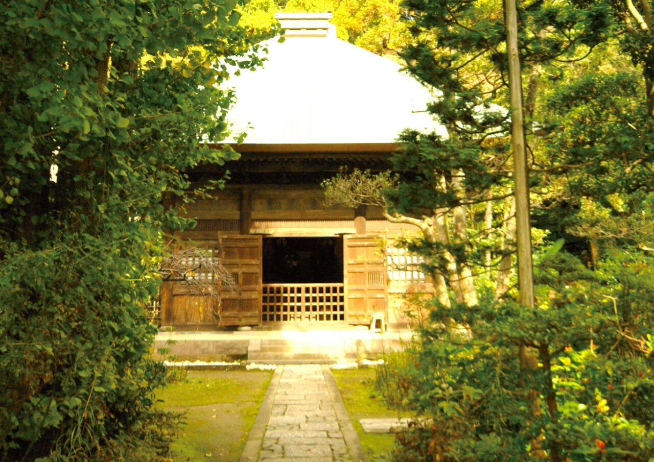 鎌倉幕府第3代執権・北条泰時が眠る常樂寺。建長の根本とされた臨済宗の名刹【鎌倉殿の13人】 | 神奈川県 - 観光・地域 - Japaaan