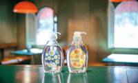 キッチンが昭和レトロな懐かしさに！「ヤシノミ洗剤」がアデリアレトロとのコラボレーションボトルを発売