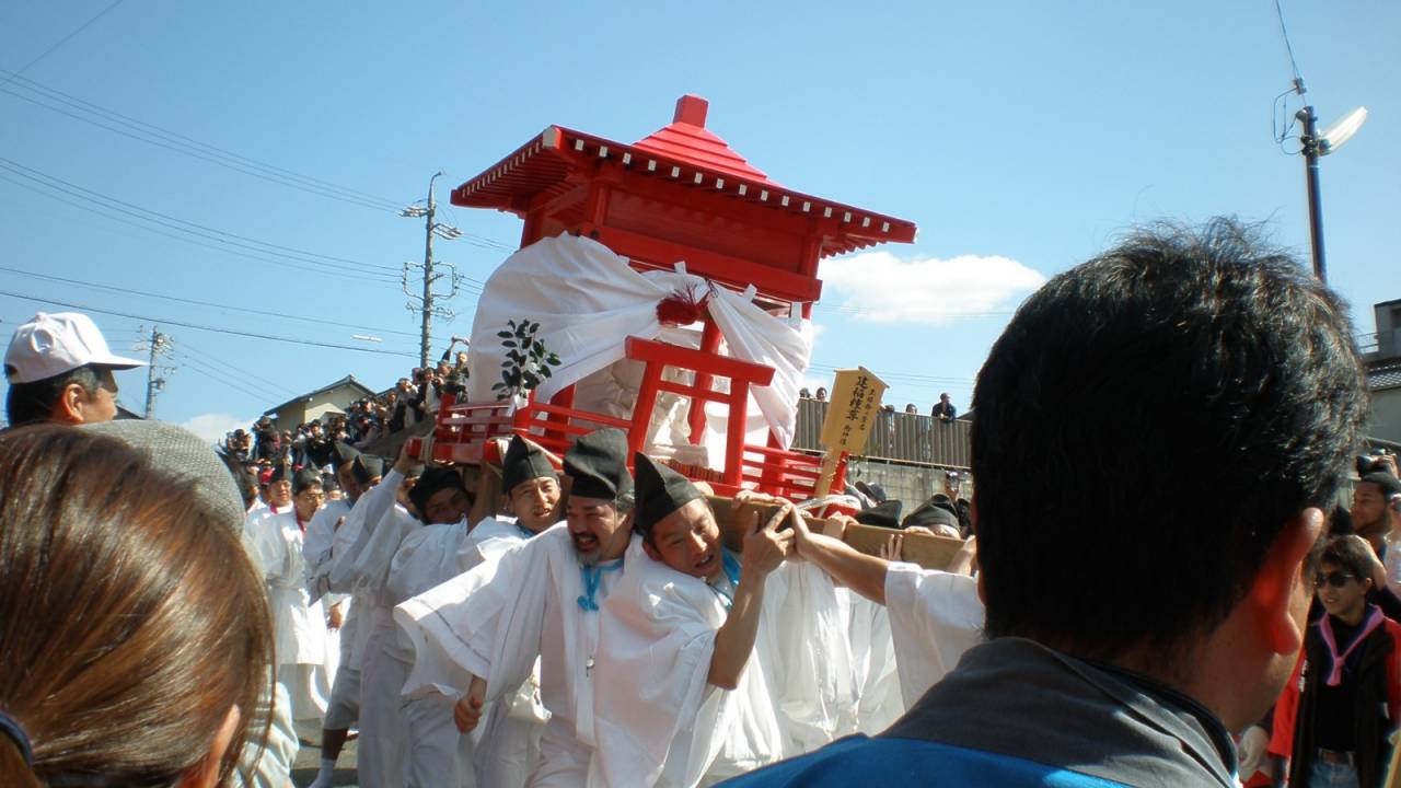 男茎形を神輿でかつぐ！？愛知県小牧市、田縣神社の天下の珍祭「豊年祭」とは？