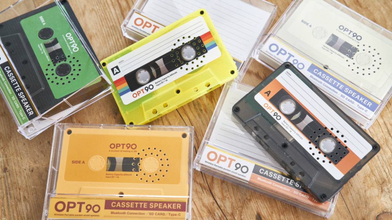 レトロデザインが魅力的！昭和世代には懐かしいカセットテープ型のBluetoothスピーカーが発売