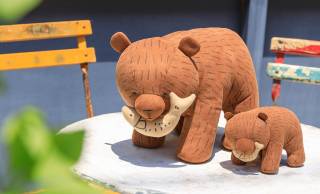 ギュッてしたい♥定番の民芸品「木彫りのクマ」が、なんとも愛くるしい”ぬいぐるみ”になっちゃいました！