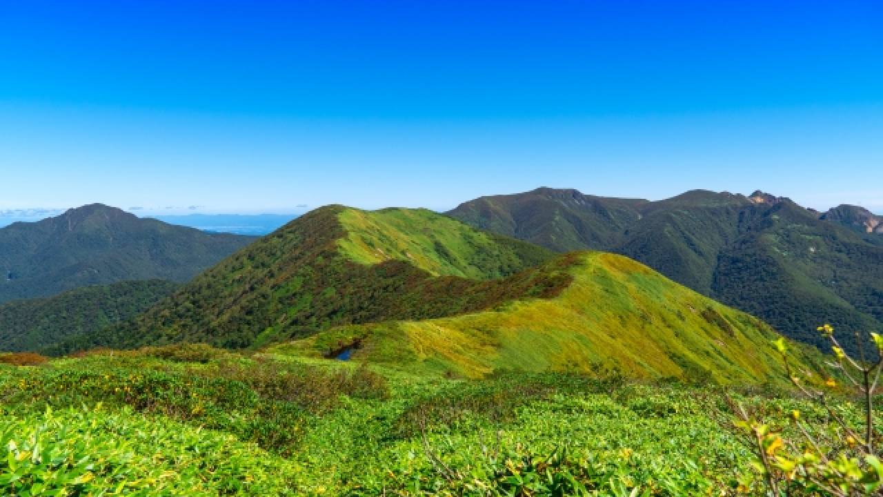 芥川賞受賞「バリ山行」の”バリ”って何？自由に山を歩いてもいい？悪い？法律の観点で考える『登山道』