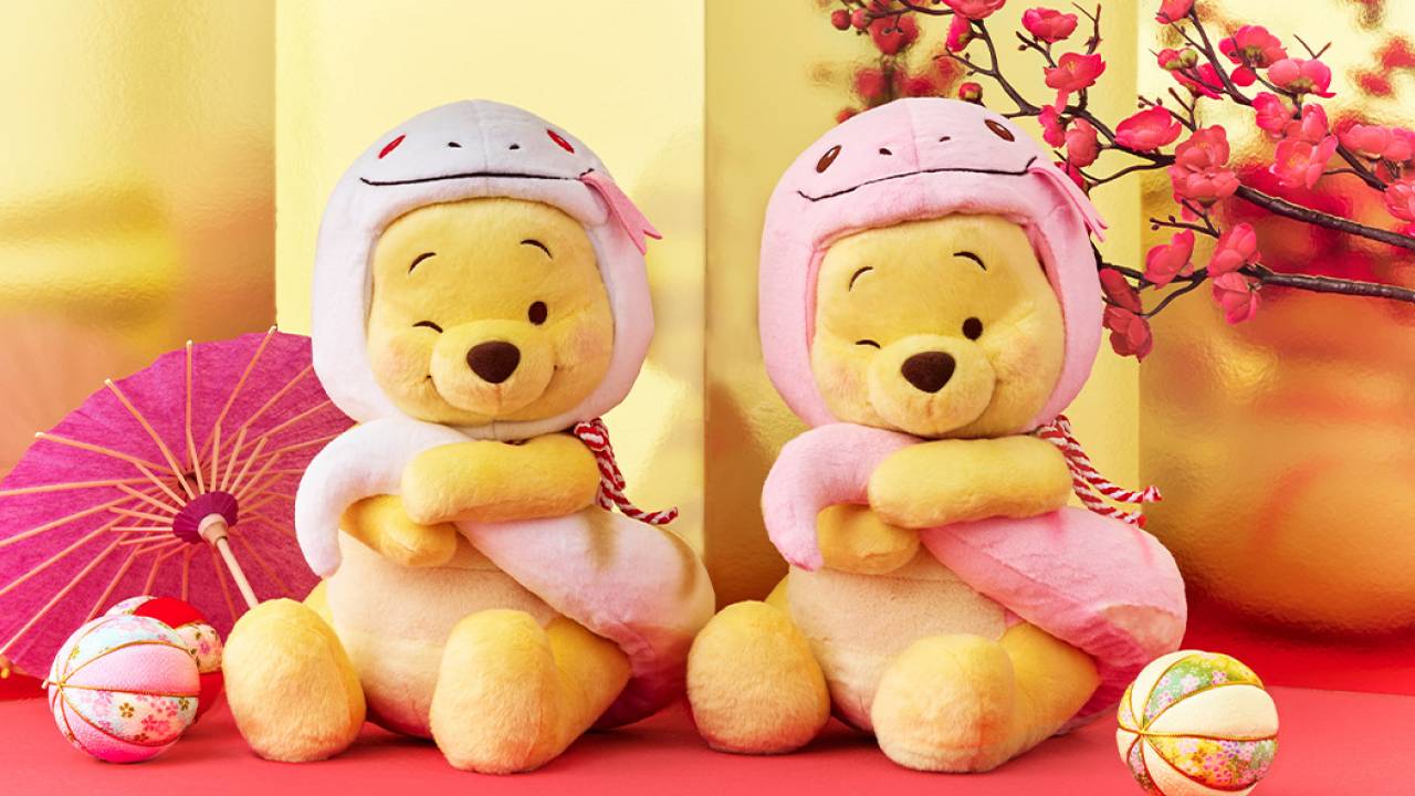 2025年の巳年にちなみプーさんがヘビのコスチューム！「ETO POOH 2025」が新発売！