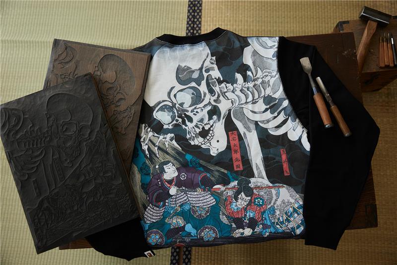 「鉄斎」限定版 BAPEから葛飾北斎と歌川国芳の浮世絵をグラフィカルに再構築した