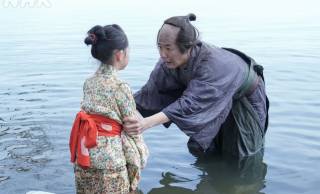 朝ドラ『ばけばけ』劇中の「松野家」と「雨清水家」のモデル、実際にどれほど収入が減っていた？