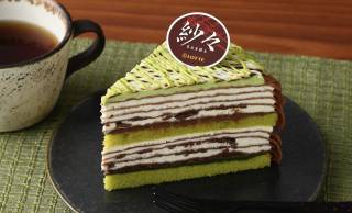 あのパリパリ食感をケーキで！「紗々ミルクレープ（抹茶ティラミス）」が銀座コージーコーナーから新発売