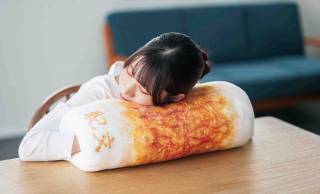 紀文の「ちくわ」がもっちり＆ふわふわなドデカいクッションになりました！竹笛® 約40本分！