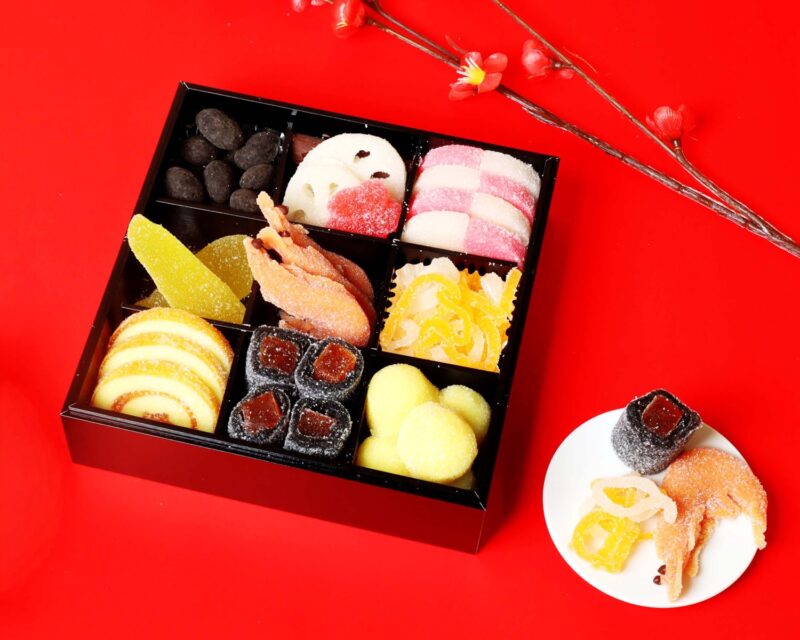 これなんと全てお菓子！パパブブレ「グミおせち」が予約受付開始。ハーフサイズもあるよ！