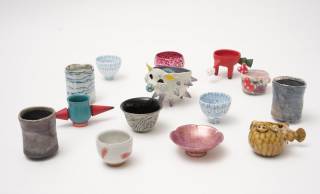 飾って眺めて、使って呑んで！約400点もの多彩な酒器が集う『2025-2026 酒器展』が開催