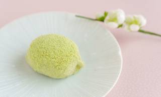 ウグイスは茶色っぽいのになぜ“うぐいす餅”は緑色なの？うぐいす餅の誕生、きっかけは「豊臣兄弟！」