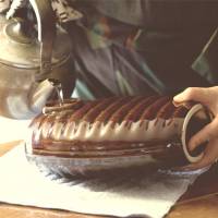 語源が切なすぎる…湯たんぽの漢字はなぜ「湯湯婆」と書く？由来と歴史をたどる