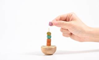 お香を積み上げて自分だけの時間をデザイン。お香時計「トキヲクム」が数量限定で新発売