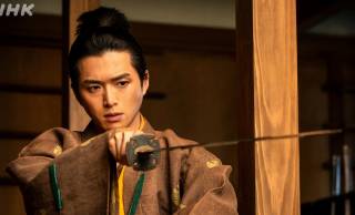 『豊臣兄弟！』妻を無実の罪で吊るし斬りに…佐々成政を破滅へ導いた“黒百合の呪い”と早百合姫の悲劇